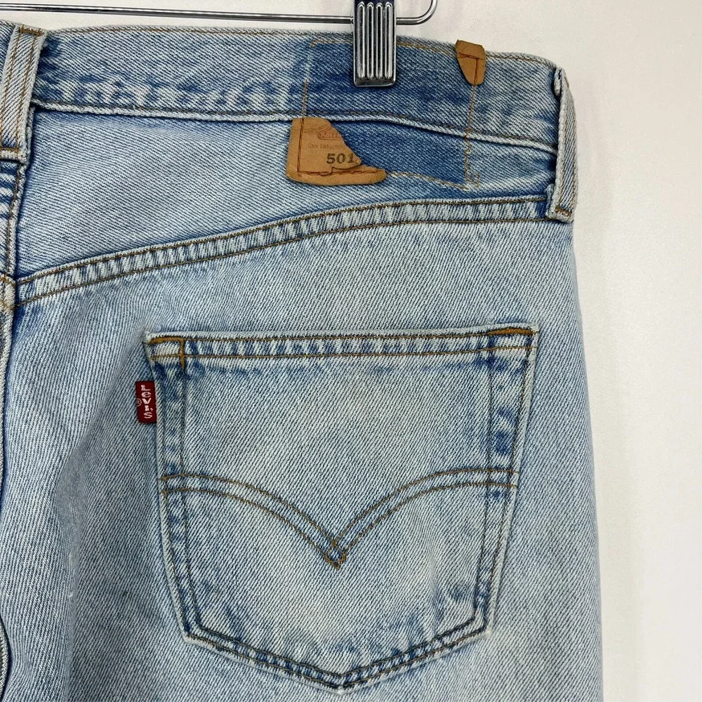 Levi's Jeans Men's Size 36 Blue‎ 501 Vtg Paper Tag 90's Button Fly Distressed